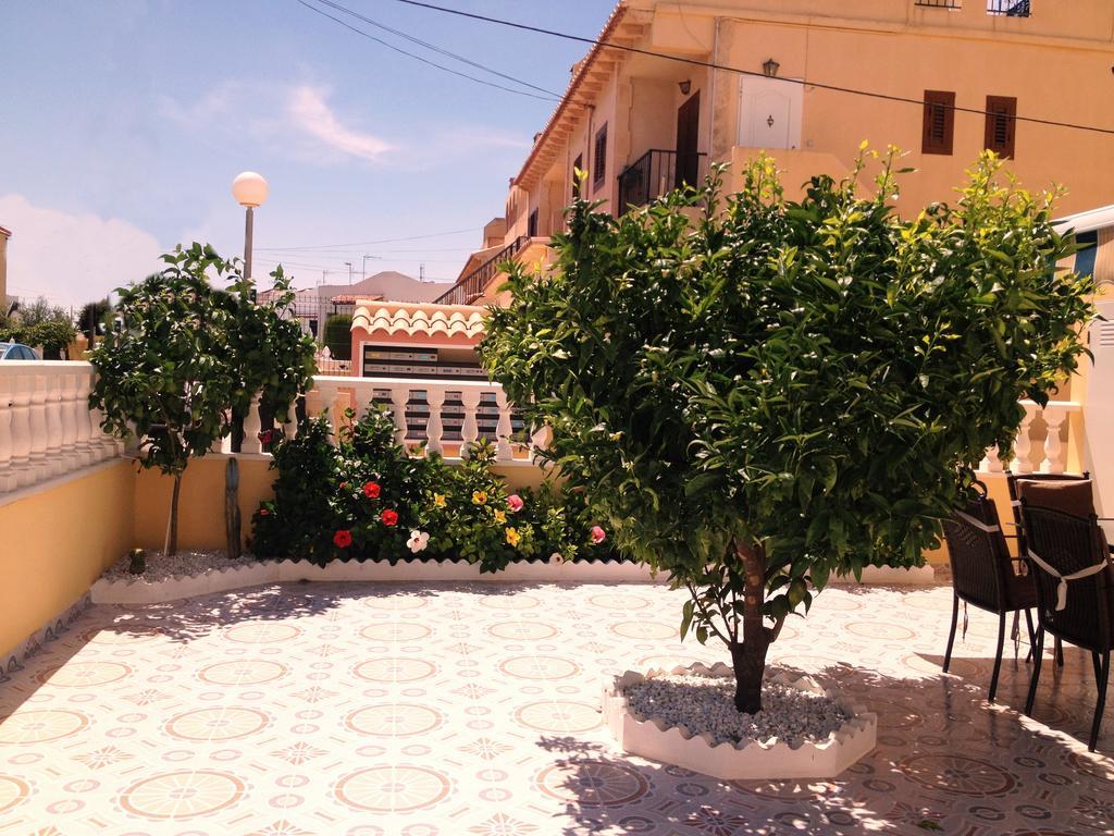 Ferienwohnung La Siesta Torrevieja Zimmer foto